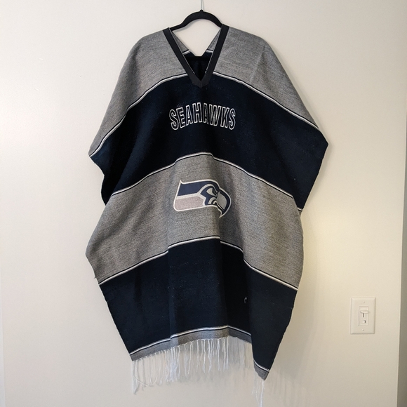 Seattle Seahawks Embroidered Poncho Blanket Fan Game Wear Gear Football Warm - Picture 1 of 3